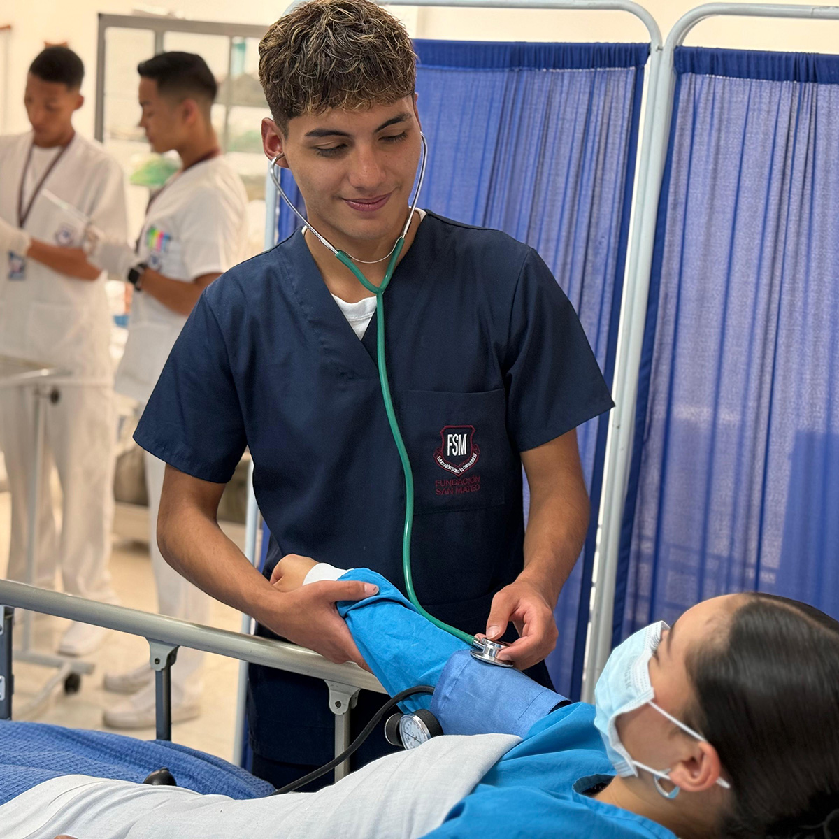AUXILIAR DE ENFERMERÍA